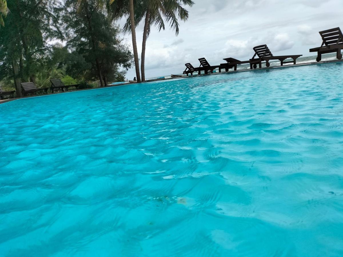 Hotel Coral Bay Trincomalee Exterior foto