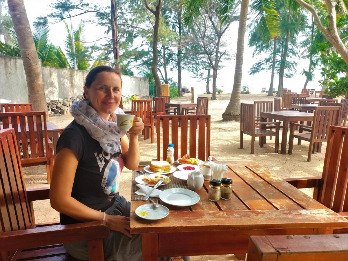 Hotel Coral Bay Trincomalee Exterior foto