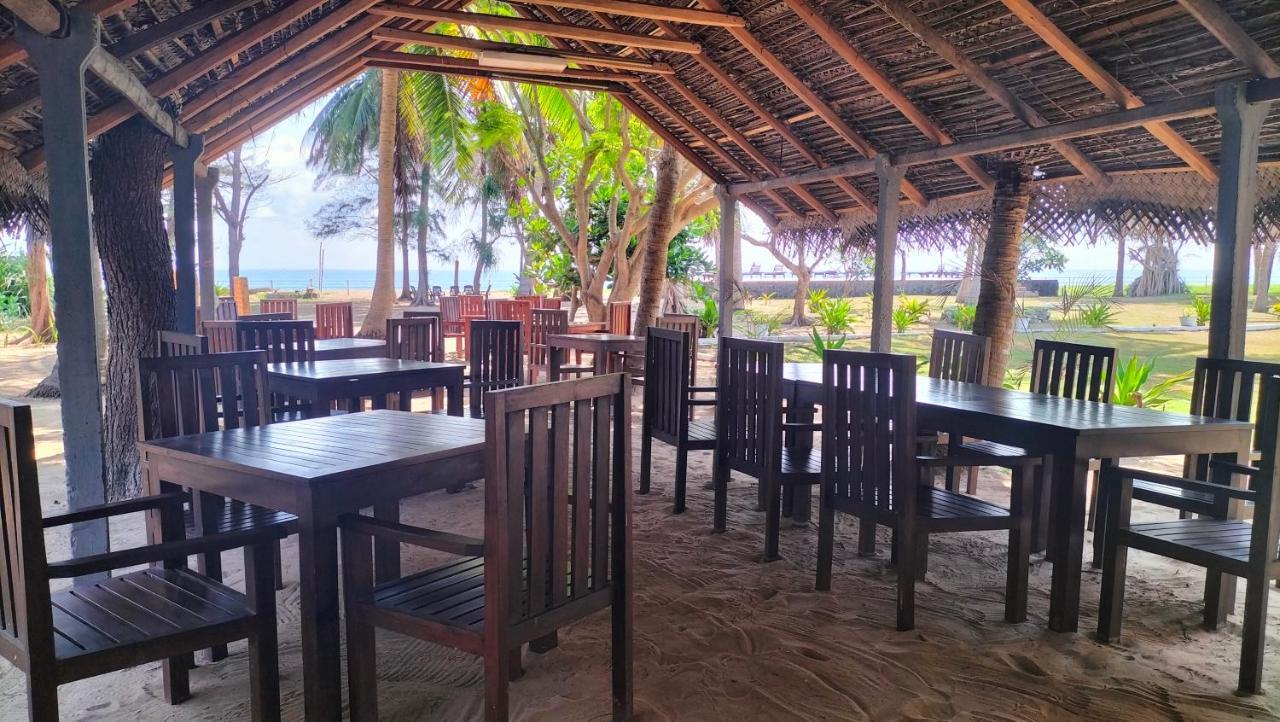 Hotel Coral Bay Trincomalee Exterior foto